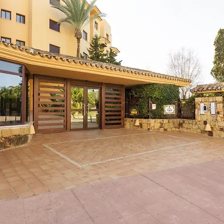 U-nique Trajano Estepona